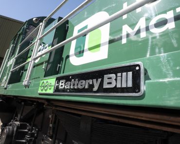 Heidelberg Materials unveils ‘Battery Bill’ – the new electric shunting locomotive at Whatley quarry